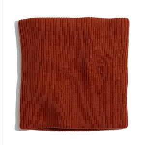Madewell soft wool neck warmer in color rust